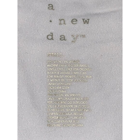 A New Day Kids White Short Sleeve T-Shirt Size Small - Picture 8 of 9